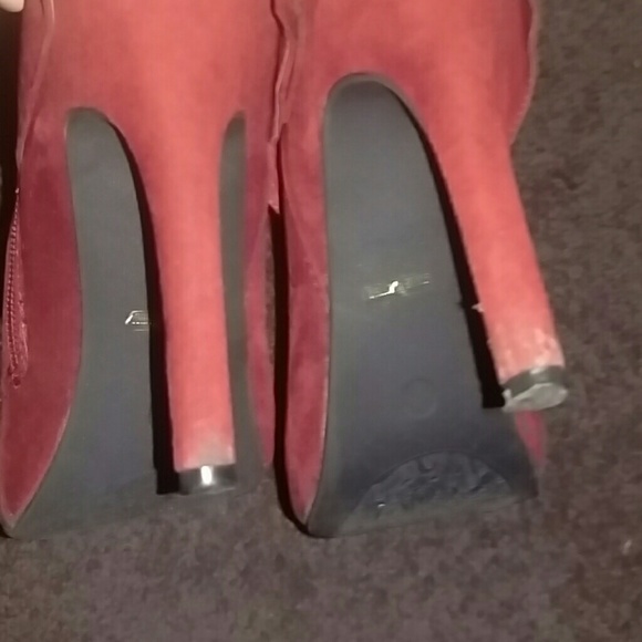 Shoes - Picture 4 of 4